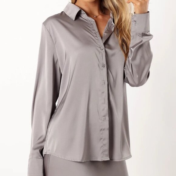 Petal & Pup Tops - Petal and Pup “Narissa” Satin Shirt in Silver – Size Large – NWOT